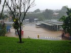 Forte chuva deixa ruas alagadas na Baixada Santista e Vale do Ribeira