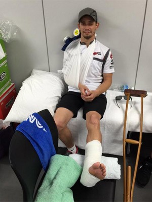 Casey Stoner após acidente sofrido em Suzuka