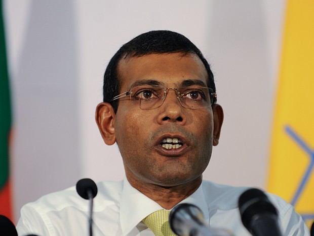 O ex-presidente das ilhas Maldivas, Mohamed Nasheed, fala a repórteres em foto de 10 de novembro de 2013 (Foto: AFP Photo/Ishara S. Kodikara)