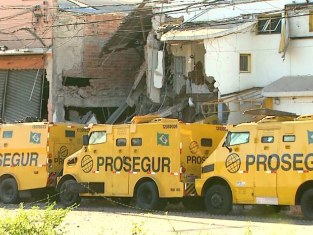 Grupo armado atacou empresa de segurança e transporte de valores (Foto: Paulo Souza/EPTV)