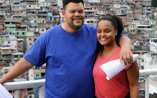 Babu Santana roda primeiro filme do Nós do Morro ao lado de Cíntia Rosa