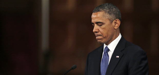 O presidente dos EUA, Barack Obama, fala durante cerimônia ecumênica em homenagem às vítimas da maratona, nesta quinta-feira (18), em Boston (Foto: AP)