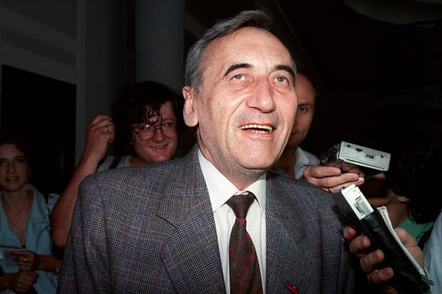 Tadeusz Mazowiecki em Varsóvia em 19 de agosto de 1989 (Foto: AFP)