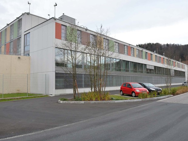 Prisão de Salzburgo, na Áustria (Foto: AP Photo/Kerstin Joensson)