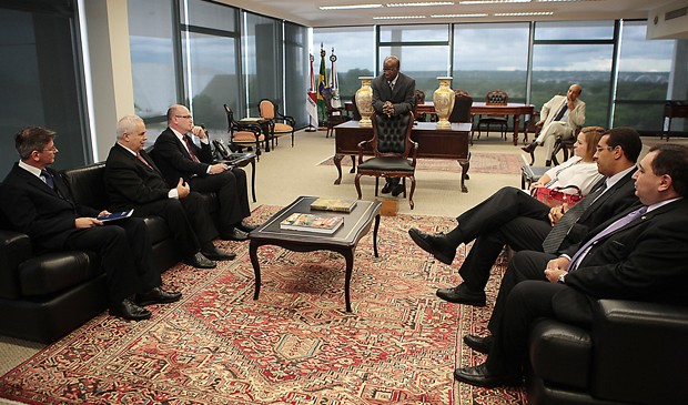 O presidente do Supremo Tribunal Federal, Joaquim Barbosa, durante reunião com associações de juízes, nesta segunda (8) (Foto: Carlos Humberto/SCO/STF)