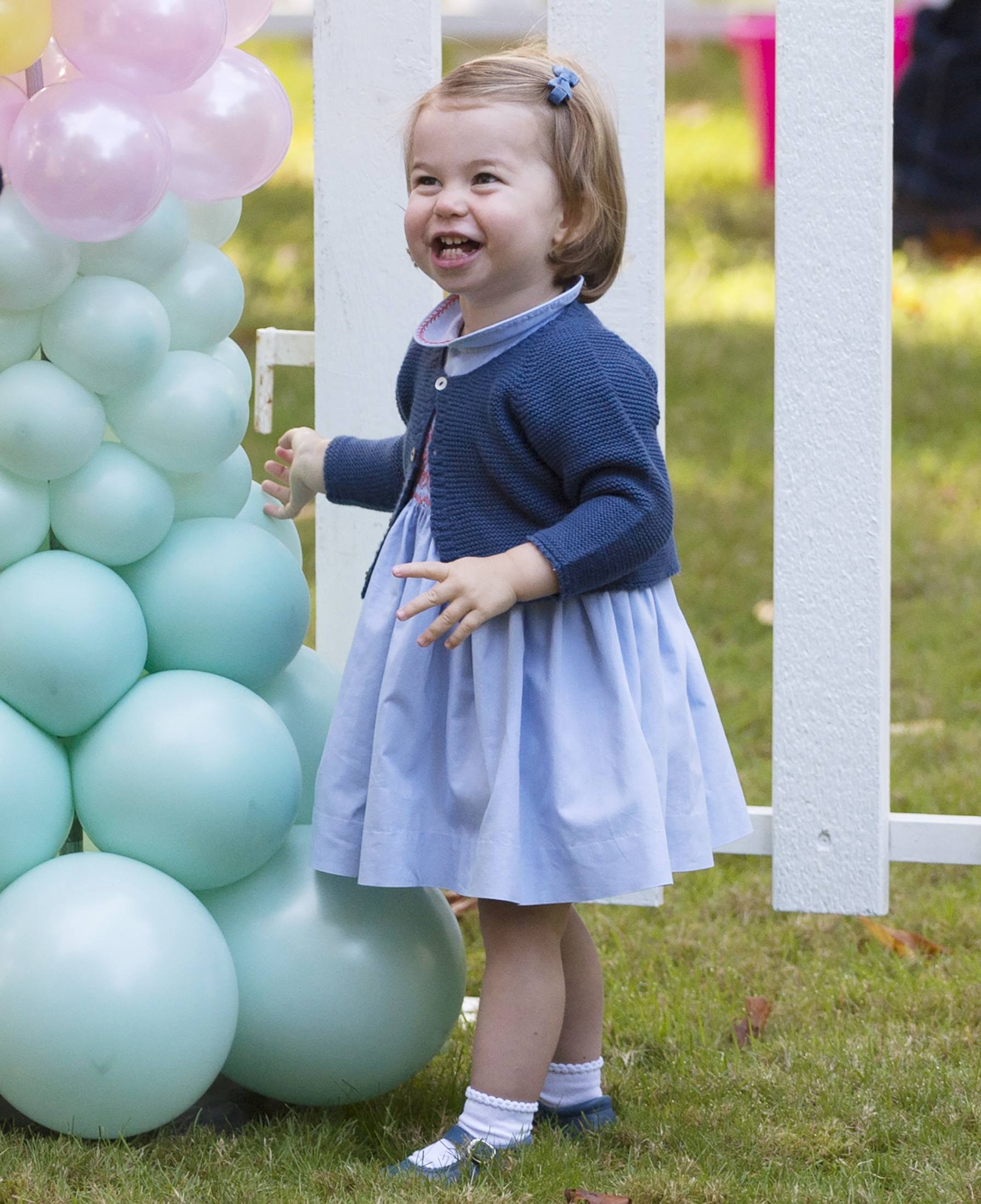 Princesa Charlotte durante festa a familiares de militares nesta quinta-feira (29) no Canadá (Foto: REUTERS/Jonathan Hayward/Pool)