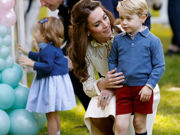 Família real britânica vai a festa infantil nesta quinta-feira (29) durante visita ao Canadá (Foto: REUTERS/Chris Wattie )