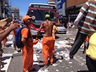 Garis entram em greve e protestam jogando lixo nas ruas em Cabo Frio