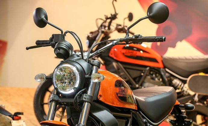 Ducati Scrambler Sixty2