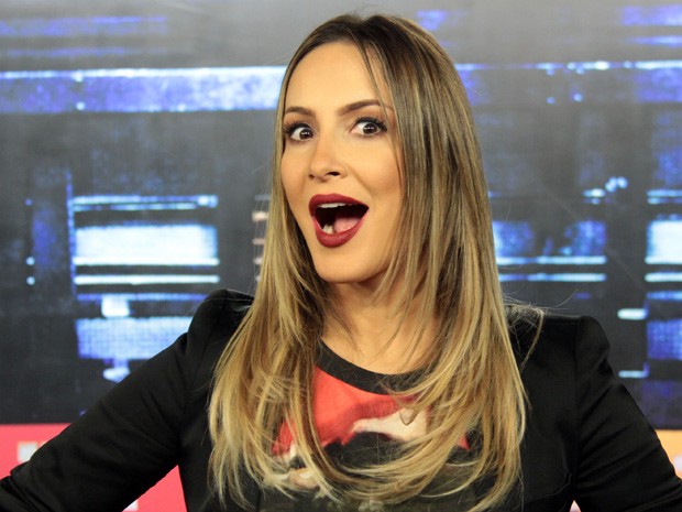 Claudia Leitte conta que gosta de estar sempre bonita em casa (Foto: Marcos Mazini/Gshow)