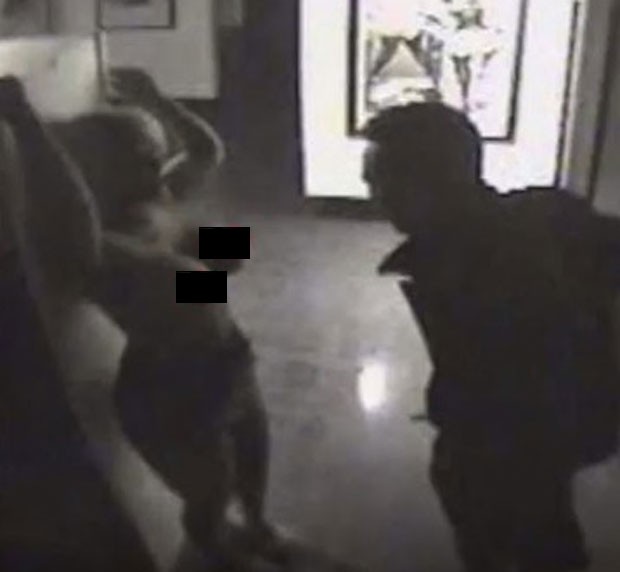 Casal foi flagrado fazendo sexo em um museu erótico de Las Vegas (Foto: Reprodução/YouTube/7Seven)