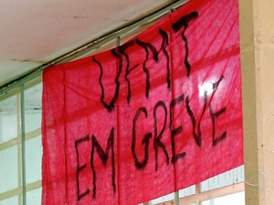 Greve na Universidade Federal de Mato Grosso (UFMT) (Foto: Reprodução/TVCA)