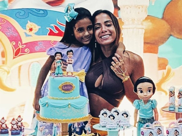 Letícia, sobrinha de Anitta, ganha festa de 9 anos (Foto: Reprodução/Instagram)