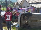 Duas mulheres morrem após carro cair de barranco e capotar em SC