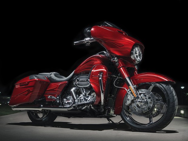 Harley-Davidson CVO Street Glide 2016 (Foto: Divulgação)