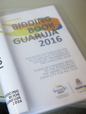 Bidding Book criado pela Prefeitura de Guarujá para divulgar a cidade (Foto: Mariane Rossi/G1)