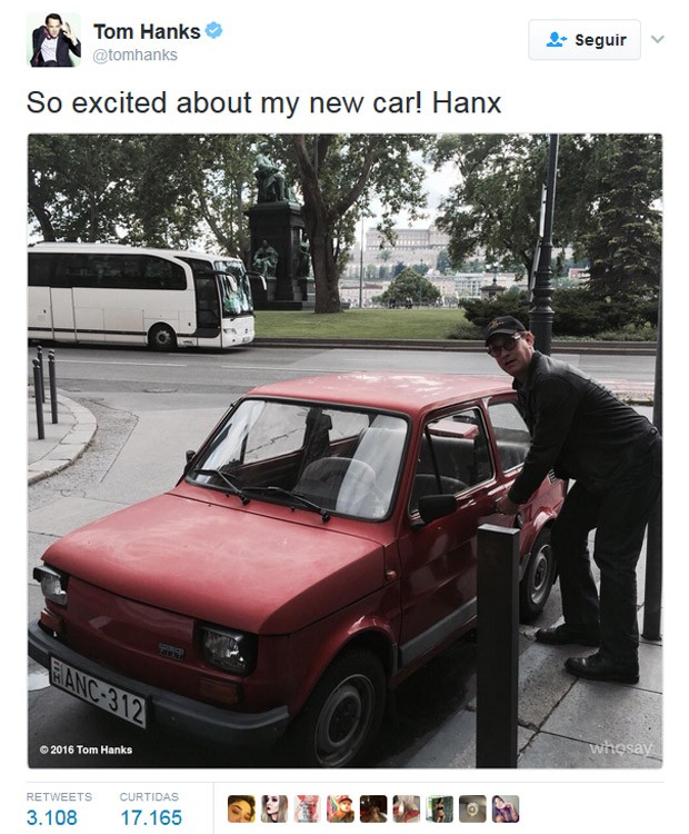 Tom Hanks postou fotos com os Fiat 126p que encontrou pelas ruas em 2016, em viagem a Budapeste (Foto: Reprodução/Twitter)