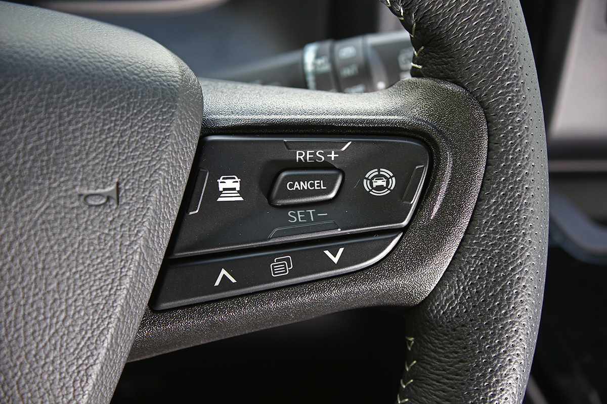 位於方向盤右側的ADAS啟動介面，可輕鬆開啟ACC及LKA等先進駕駛輔助系統。