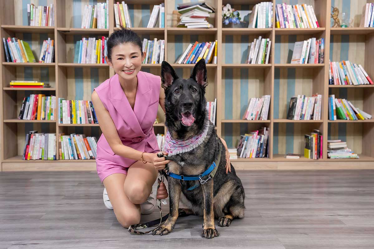 【車勢星聞】TVBS Good攜《台灣工作犬發展協會》推公益，大使蘇宗怡為犬發聲。（圖：TVBS提供） 