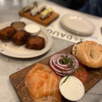 Russ & Daughters Cafe