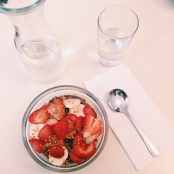 ig @fatamyeats: Berry Acai Bowl ($9)