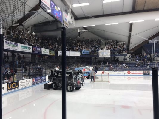 Photo of Alfond Arena - Orono, ME, US. Zamboni