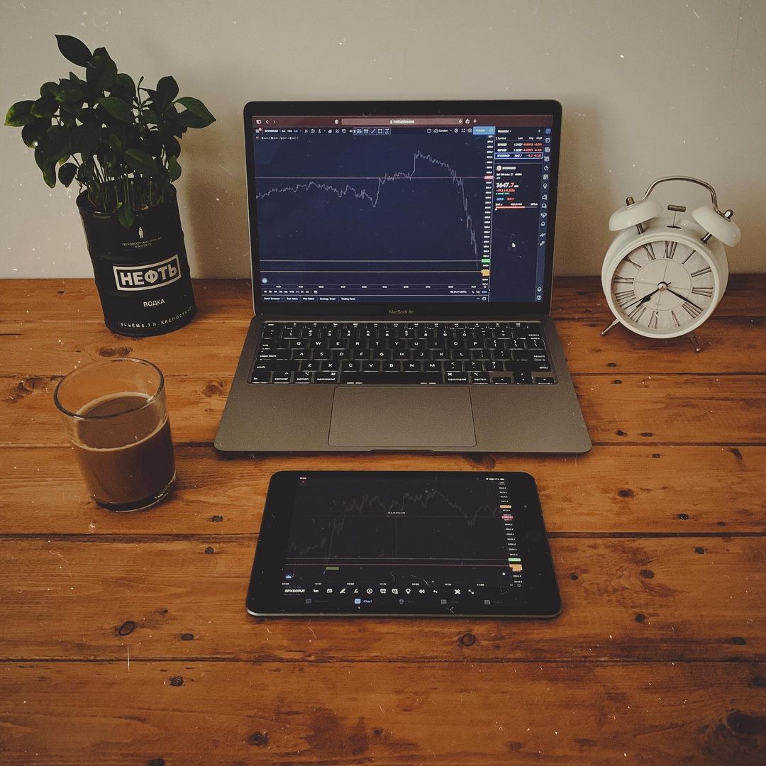 Biểu đồ TradingView trên Instagram @chartfeed