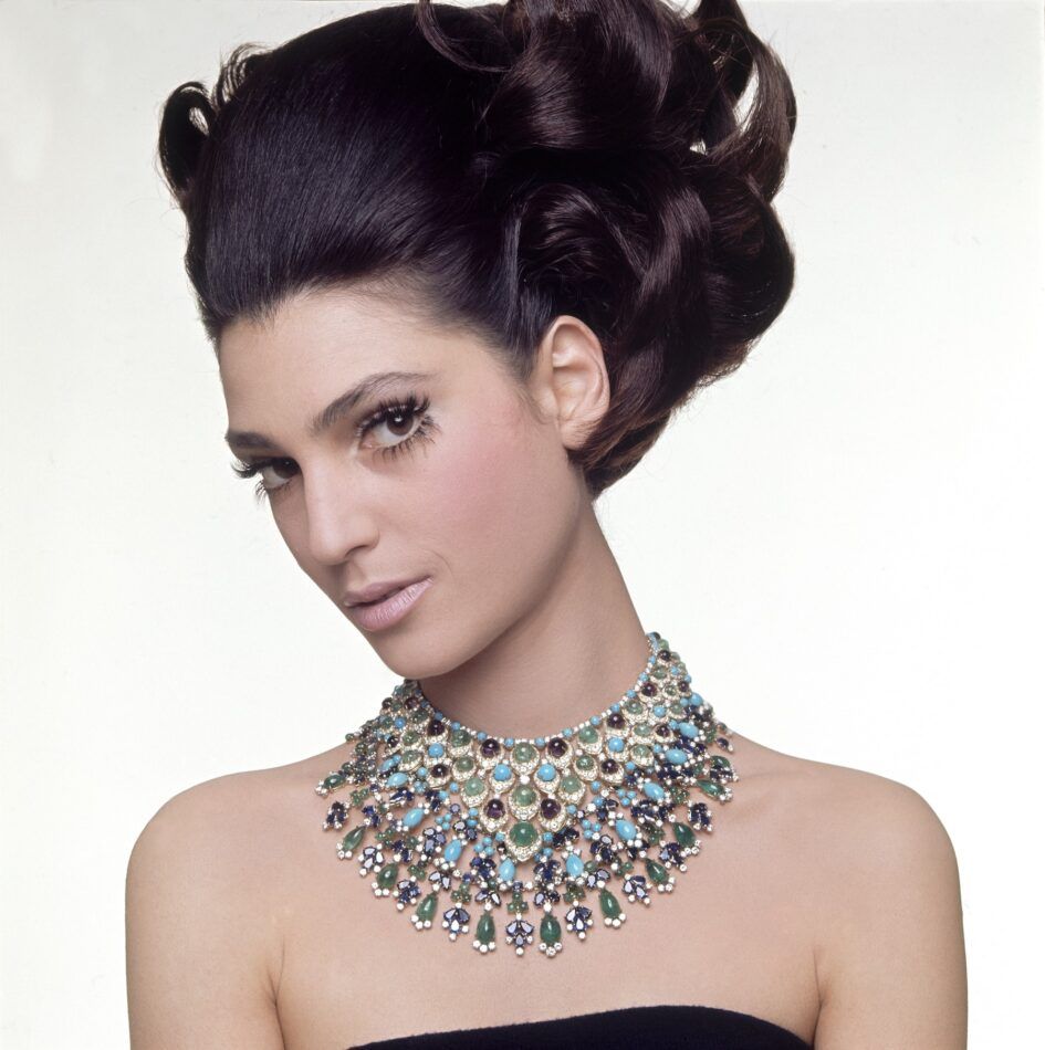 model in Bulgari necklace