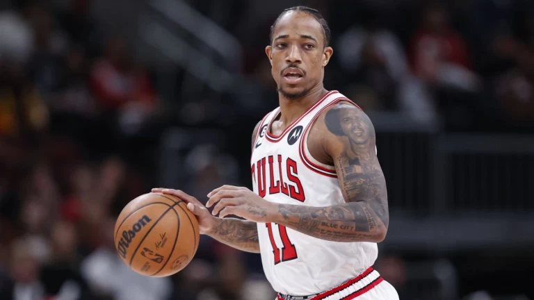 DeMar DeRozan Joins Sacramento Kings: Impact & Analysis