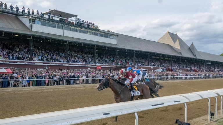 Saratoga Race Course Opening Weekend Sees 18% Revenue Boost