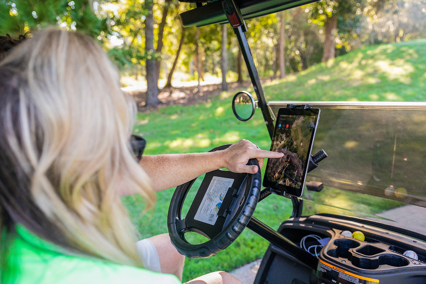 Shaft Caddy™ 2.0 | Golf Cart Phone & Tablet Holder with a Carbon Fiber Shaft