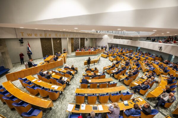 plenaire zaal bij tweede kamer