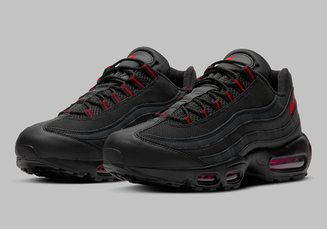 The Nike Air Max 95 “Bred” Comes With Reflective Exteriors