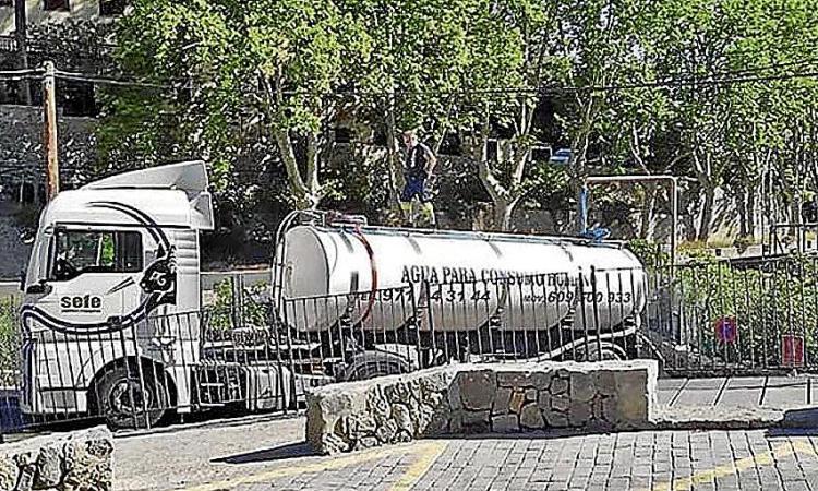 DEIA - DEIA PAGA 17.203,83 EUROS EN CAMIONES DE AGUA PARA EL CONSUME DEL VERANO.