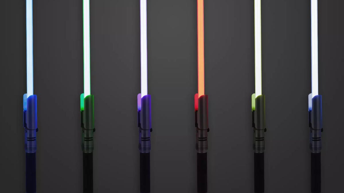 cal-kestis-star-wars-lightsaber-top-2