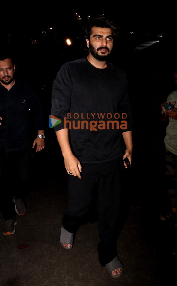 Photos: Arjun Kapoor, Karisma Kapoor and others snapped at Malaika Arora’s father’s house in Bandra