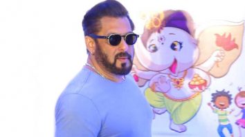 Salman Khan, Amruta Fadnavis and others at Amruta Fadnavis’s eco-friendly Lord Ganesh movement Bacche Bole Morya at Dome SVP Stadium – Part 2