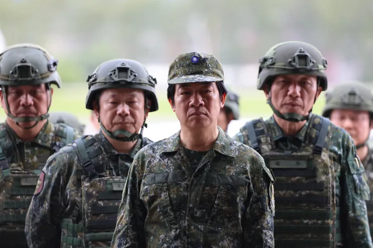 漢光演習｜視導空軍佳山基地　賴清德：讓世界看見國軍守護臺灣的決心