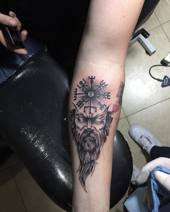 Vikingo Tattoo