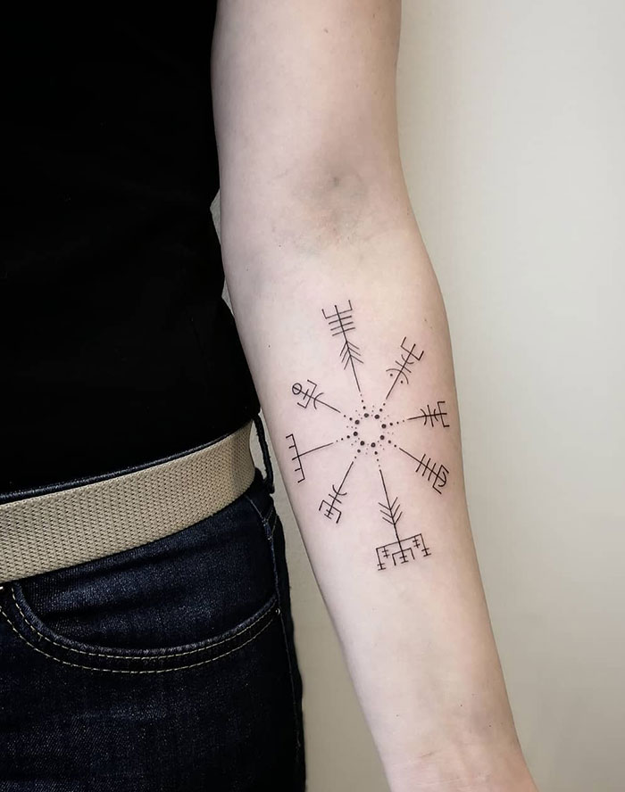 Runic Compass - Vegvísir