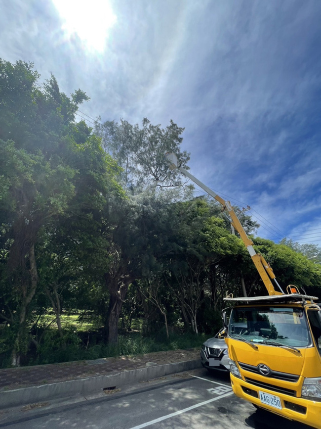 竹市強風樹掃到線路釀逾3千戶停電  下午全修復 | 華視新聞