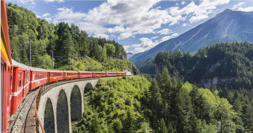 瑞士「雷蒂安鐵路」打造地表最長交通工具
