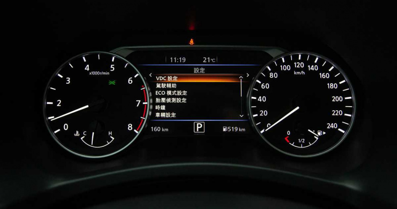 眾多安全及行車輔助配備也可從儀表中選取及調整（圖／黃威斌攝）。