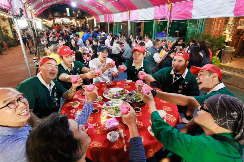 《我的明星村長》由卜學亮、郭泓志、姚元浩、Matzka、禾浩辰五人組成村長小隊，以實際行動參與村民生活。（圖／好看娛樂提供）