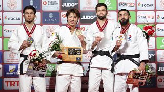 Le podium masculin de la première journée du Grand Chelem de Judo d'Antalya, en Turquie.