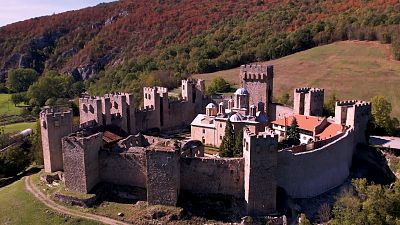 As joias medievais da Sérvia: Mosteiro de Manasija e Fortaleza de Smederevo