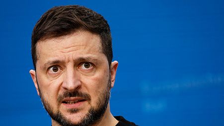 Le président ukrainien Volodymyr Zelensky s'adresse aux médias lors d'un sommet de l'UE à Bruxelles, le jeudi 19 décembre 2024.