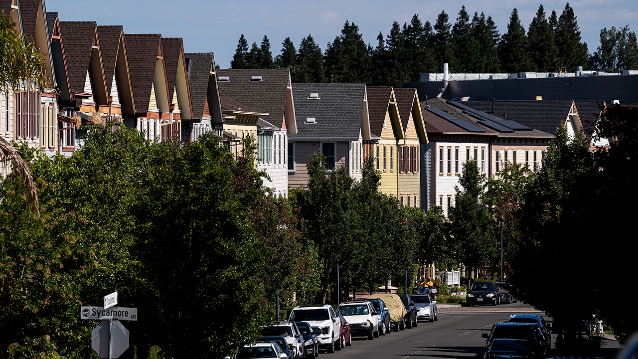 Taylor Morrison CEO Sheryl Palmer discusses the headwinds facing the housing market after a drop in August on existing home sales on 'The Claman Countdown.'