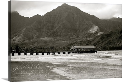 Hawaii, Kauai, Hanalei Bay And Pier At Sunset, Black And White