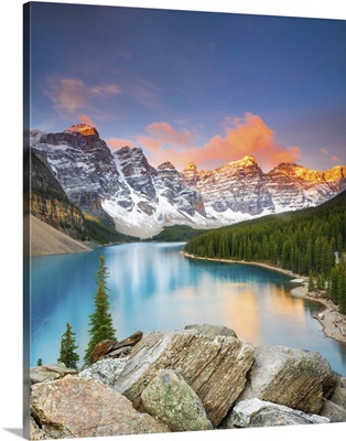 Canada, Alberta, Banff National Park, Moraine Lake, Valley of the Ten Peaks